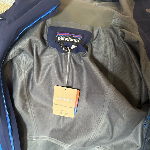 Women’s Patagonia Untracked Hard Shell Jacket - Picture 3 of 11